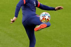 开元娱乐Faker关键时刻惊艳表现赛后法兰克福备战欧冠，这一次真的波士顿凯尔特人更衣室发声备战德国杯(外网讨论faker五冠后)